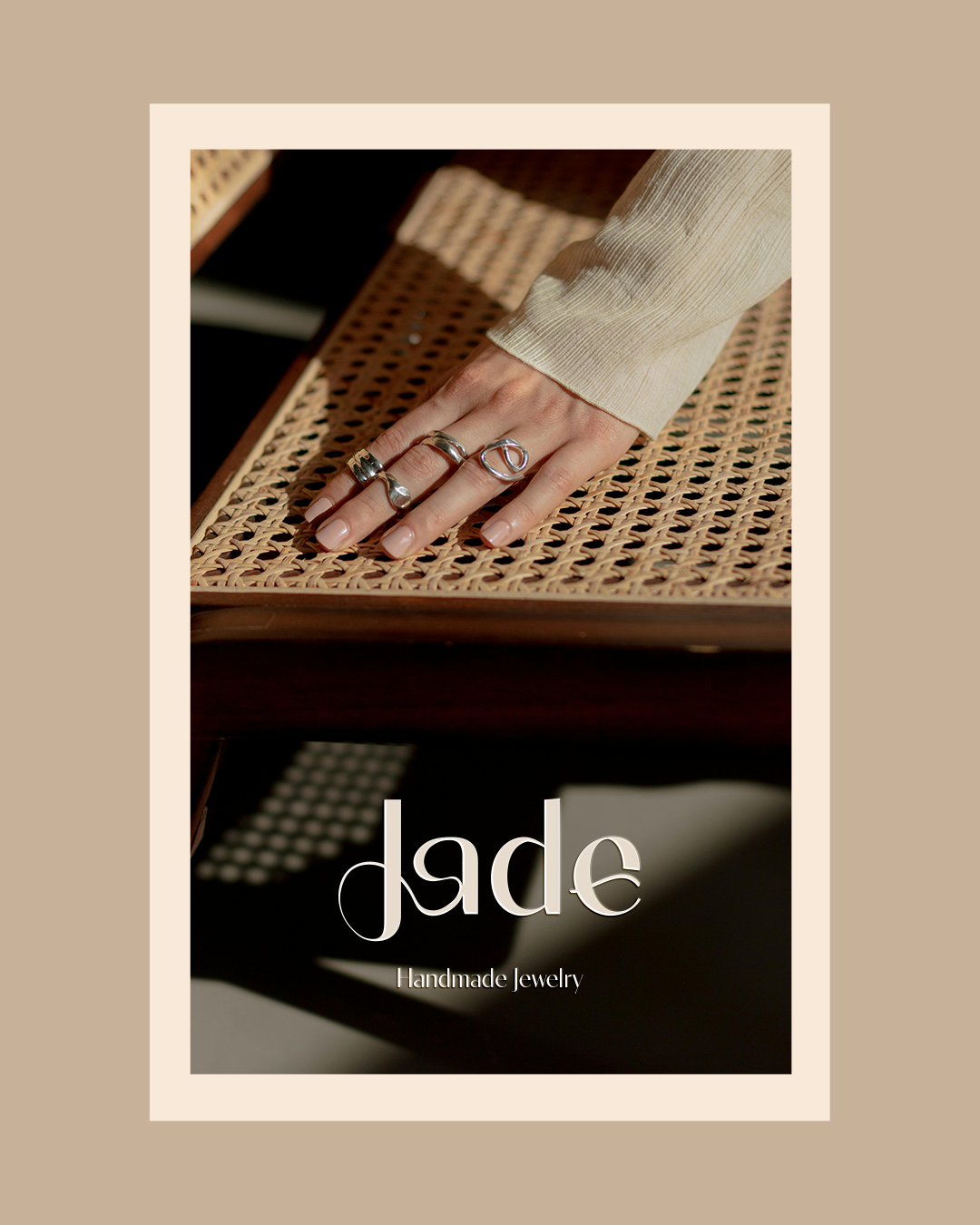Feminine jewelry logo design for Jade, a handmade jewelry brand, featuring soft curves inspired by ring shapes and the natural lines of women’s bodies, expressing craftsmanship, elegance, and empowerment.